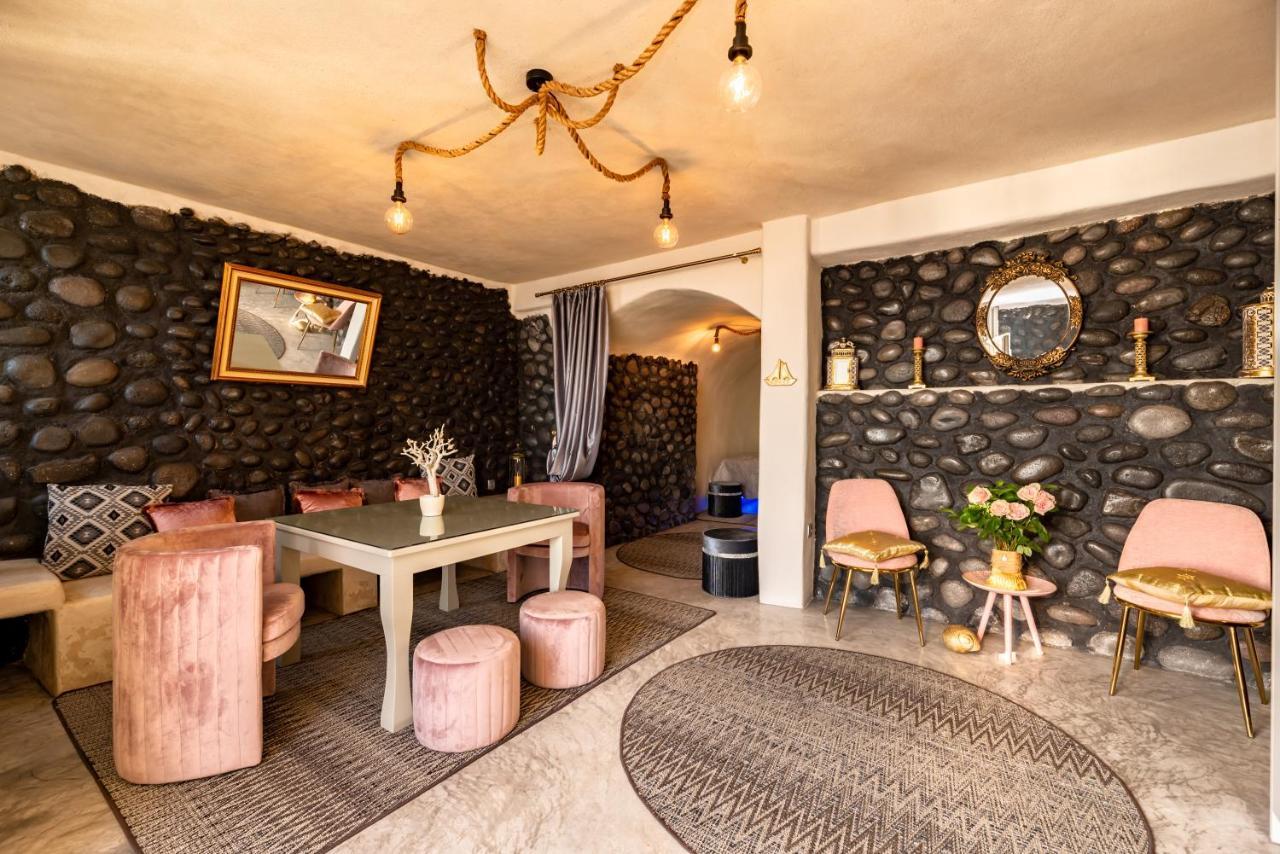 Akrotírion Black Bay Caves Suites מראה חיצוני תמונה